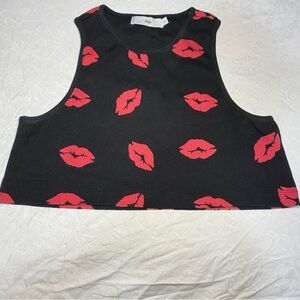Kiss Lipstick Print Crop Top Tank High Neck Racerback Black Red Women’s Large L